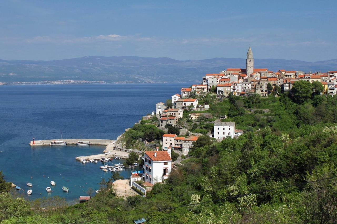 Apartments With A Parking Space Vrbnik, Krk - 429 Luaran gambar